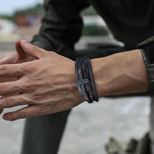 Vista 4 de Pulsera de cuero para hombre con cruz de fe trenzada de múltiples capas, pulsera religiosa para hombres y mujeres