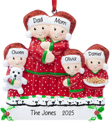 Vista 7 de Adorno de Navidad personalizado de PJ Family of 3 2025 Decoración familiar de pijamas para árbol de Navidad – Recuerdo personalizado único