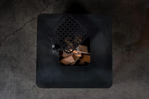 Vista 4 de Black Earth Teppan XL - Parrilla de leña - Rejilla de acero al carbono y superficie plana Teppanyaki - Parrilla de 1200 pulgadas cuadradas +