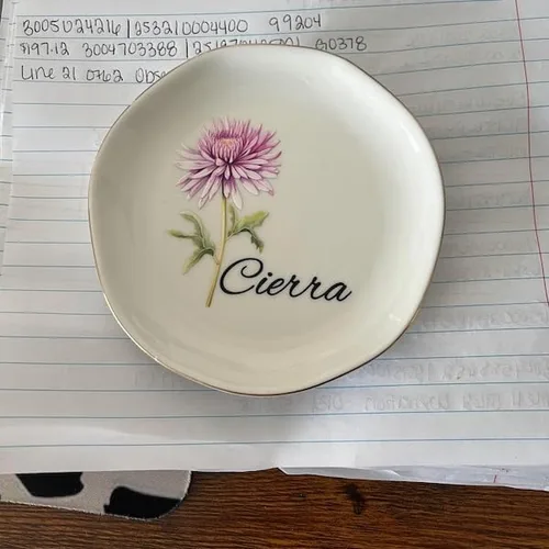 Vista 7 de UrbanNEST Plato personalizado para baratijas de flores de nacimiento, soporte para anillos de acuarela personalizado, para ella, regalo de boda