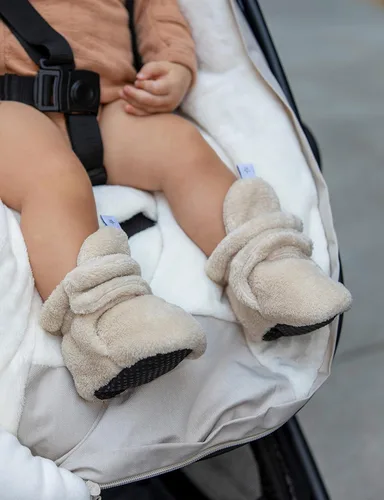 Vista 3 de 7AM Enfant Plush Baby Booties - Water Repellent Baby Shoes for Girls & Boys, Ultra Soft Winter Socks & Slippers for Infants