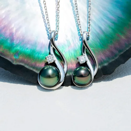 Vista 2 de Collar de perlas negras de Tahití, perlas negras de Tahití seleccionadas a mano de calidad AAAA de 0.354-0.433 in, moissanita de color D, plata