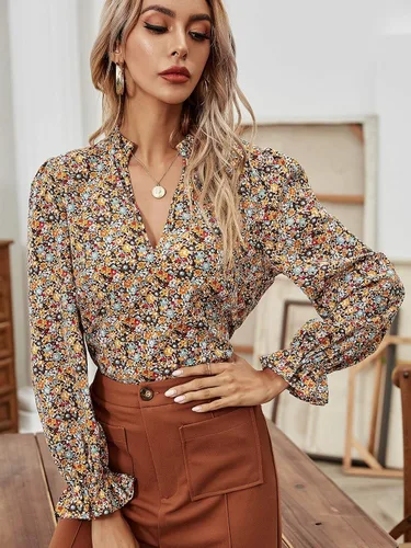 Vista 4 de Floerns Blusa de manga larga con cuello en V y estampado floral bohemio para mujer