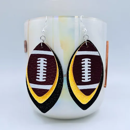 Vista 4 de Aretes de fútbol para mujer, joyería de fútbol, accesorios de fútbol, regalos de fútbol, aretes colgantes con purpurina, aretes de piel sintética