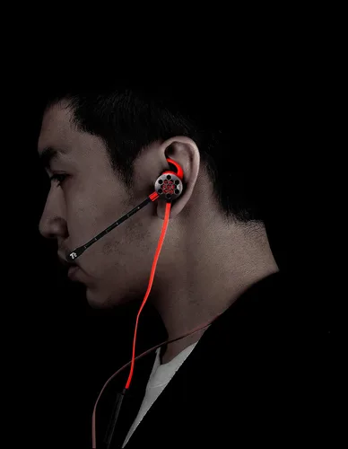 Vista 3 de Tt eSPORTS ISURUS PRO Micrófono desmontable Auriculares intrauditivos para juegos (HT-ISF-ANIBBK-19)