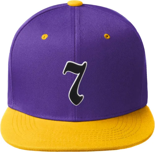 Vista 1103 de Daxton Gorra clásica con visera de billete plano con letras del alfabeto inglés antiguo de la A a la Z