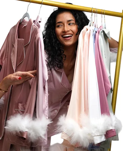 Vista 4 de Pijamas de plumas personalizadas para mujer, plumas extraíbles, conjunto de pijama de dama de honor, conjuntos de pijama de dos piezas