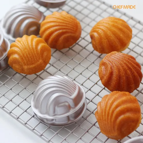 Vista 3 de CHEFMADE Juego de Moldes Mini para Pasteles Madeleine, 4 Piezas de 3 Pulgadas Antiadherentes con Forma de Concha Esférica Madeleine para Hornear