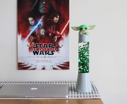 Vista 4 de Robe Factory Star Wars The Mandalorian, The Child 14 pulgadas 3D Top Glitter Motion Lamp Light