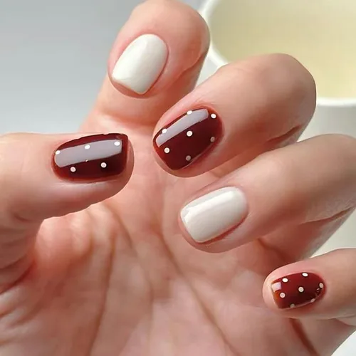 Vista 40 de Uñas postizas cortas cuadradas MABKJLF, uñas francesas falsas con gradiente, uñas de cobertura completa, flores blancas, uñas falsas con diseños