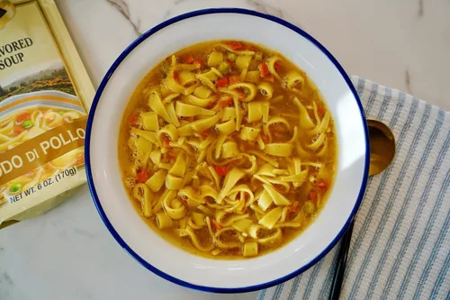Vista 4 de Alessi Autentico Premium Soups, sabores tradicionales, 6 onzas (fideos de pollo, paquete de 6)