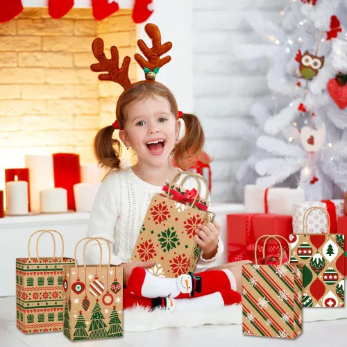 Vista 5 de Vellibring 24 piezas de bolsas de regalo de Navidad Kraft, bolsas de papel de Navidad con asa, bolsas de papel de Navidad con estampados navideños