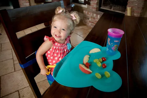 Vista 2 de Nuby Sure Grip Miracle Frog Mat con bolsa de alimentos - Placa de succión para niños pequeños - 6+ meses - Aqua