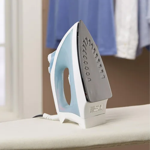 Vista 4 de Fácil plancha de vapor antiadherente BLACK+DECKER IR40V compacta con apagado automático y anti goteo