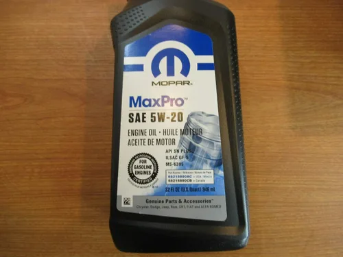 Vista 4 de Dodge Ram 1500 5.7L Hemi Mopar MaxPro 5w20 Kit de cambio de aceite y filtro OEM