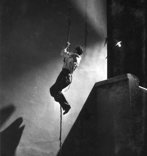 Vista 3 de A Man Escaped (The Criterion Collection) Blu-ray