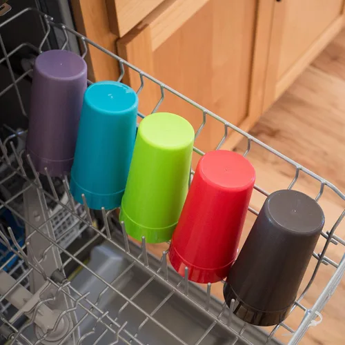 Vista 5 de Youngever Paquete de 9 vasos de plástico, vasos irrompibles, vasos de plástico en 9 colores surtidos (22 onzas)