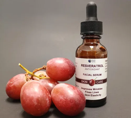 Vista 8 de El factor antioxidante antienvejecimiento del suero de la piel del resveratrol mejora las líneas finas arrugas y elasticidad de la piel Grado