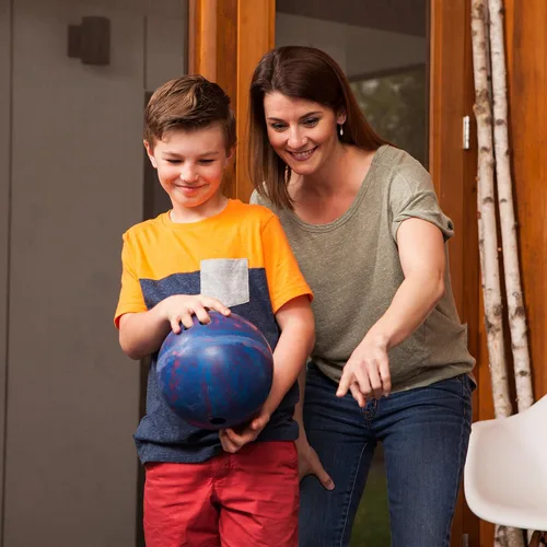 Vista 7 de Champion Sports Rubber Bowling Ball