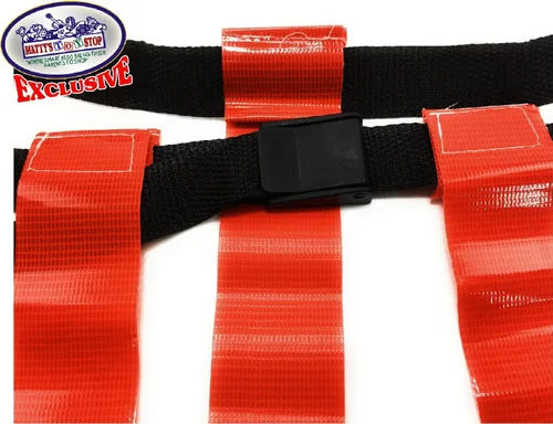 Vista 3 de Matty's Toy Stop Juego de fútbol de lujo con bandera de 14 hombres con 7 cinturones amarillos que se pueden quitar, 7 cinturones rojos que se pueden