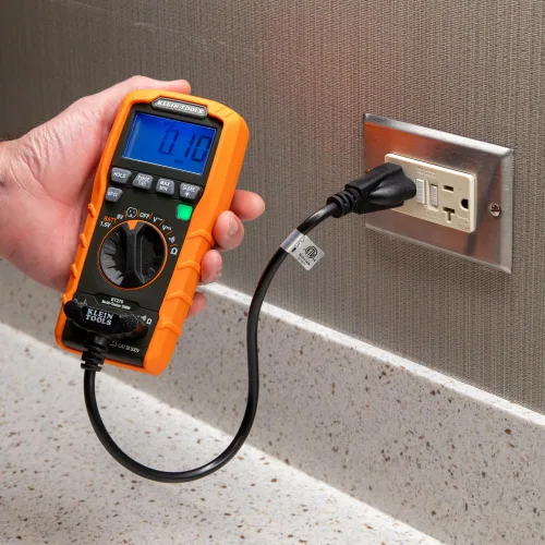 Vista 10 de Klein Tools ET270 Multímetro digital de rango automático, CA/CC, resistencia, continuidad, probador de receptáculo GFCI con cables de prueba y cable