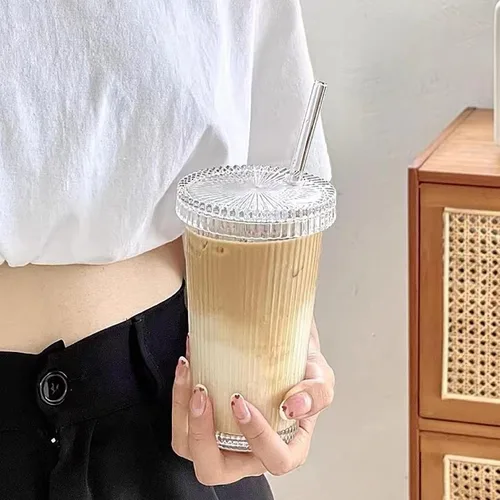 Vista 3 de 2 tazas de vidrio transparente acanalado de 12.7 fl oz con tapas y pajitas, tazas verticales multiusos a rayas para café helado, bebidas, leche