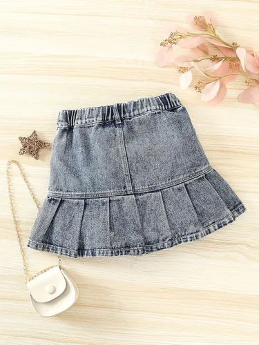 Vista 2 de Verdusa Minifalda plisada de mezclilla con cintura alta y bolsillo frontal para niña