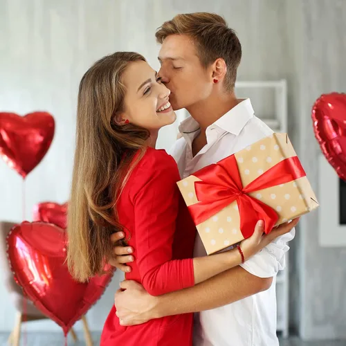 Vista 6 de Whaline 600 cuentas de corazón rojo amor corazón espaciador cuentas de día de San Valentín acrílico forma de corazón cuentas con cuerda elástica