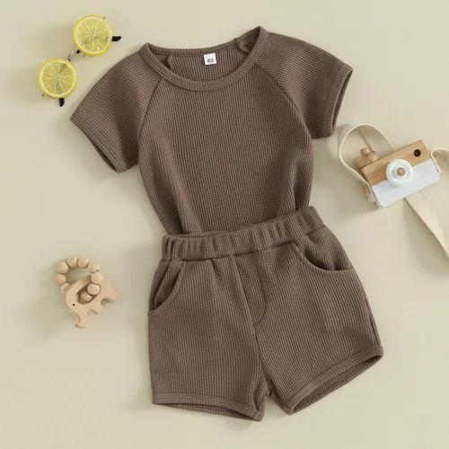 Vista 3 de Omkzanbi Conjunto de ropa de verano para bebé niño, camiseta de manga corta, pantalones cortos de punto gofre, 2 piezas, pantalones cortos
