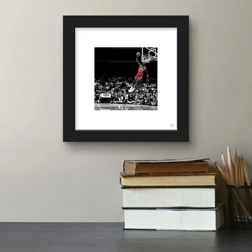 Vista 4 de Trends International Gallery Pops Michael Jordan - Póster de pared de la secuencia de progresión de vuelo 5, 12 x 12 pulgadas, versión de marco negro