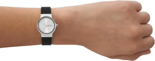 Vista 6 de Skagen Freja Reloj de cuarzo con correa de malla de acero inoxidable para mujer Cuero negro/Plateado