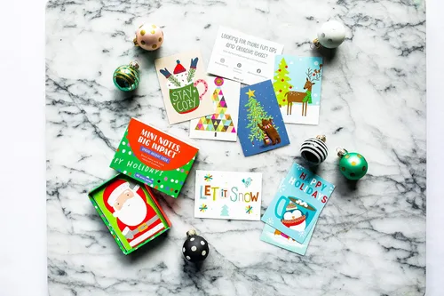 Vista 7 de American Greetings Mini tarjetas de Navidad para cajas de almuerzo para niños, alegría navideña (40 unidades)