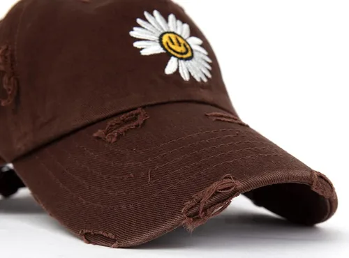Vista 6 de Flipper Gorra de béisbol con diseño de margaritas de algodón lavado sin estructura, diseño de cara sonriente
