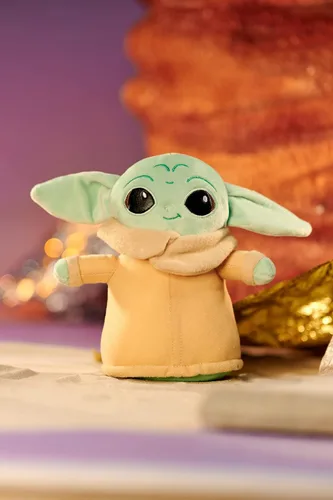 Vista 2 de Simba 6315875804 Disney Mandalorian Grogu, Figura de peluche de 7.1 in, El niño, adecuada desde los primeros meses de vida