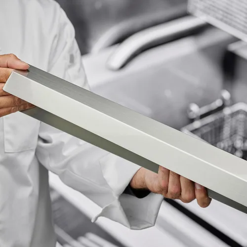 Vista 7 de Chef Master 90296 - Conector de tira de acero inoxidable para freidora profunda, resistente al calor, mantiene el aceite, los residuos de alimentos
