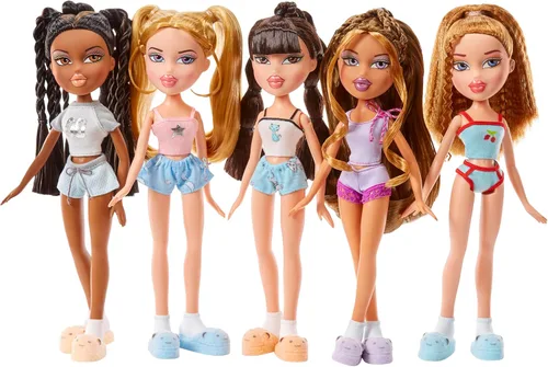 Vista 6 de Bratz Slumber Party Cloe - Muñeca de moda con 2 juegos de pijamas, felpa y accesorios