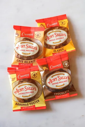 Vista 2 de Aunt Sally's Pralinés cremosos surtidos - Caja de 12 unidades - Praliné más famoso de Nueva Orleans - Caramelo de nuez hecho a mano