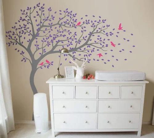 Vista 15 de Vinilo decorativo para pared de árbol grande con pájaros y hojas que soplan en el viento, adhesivo mural de bosque