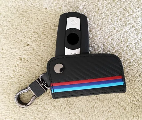 Vista 4 de iJDMTOY Emblemático llavero de cuero con patrón de fibra de carbono negro de 3 colores con llavero compatible con el mando a distancia BMW