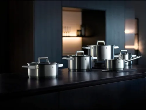 Vista 2 de WMF Comfort Line Advantage - Juego de cacerolas de inducción de 5 piezas con tapa de vidrio, acero inoxidable mate Cromargan, escala, apilable, sin