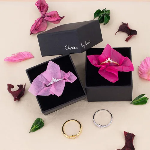 Vista 7 de Rapunzel - Anillo de corona para mujer, delicados anillos apilables de diamantes de cristal real, anillo de compromiso de cumpleaños, regalos