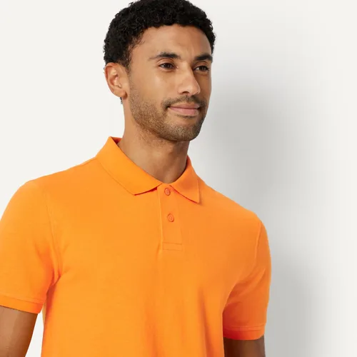 Vista 3 de Amazon Essentials Camiseta polo para hombre de manga corta y ajuste ajustado de algodón piqué Naranja Albaricoque
