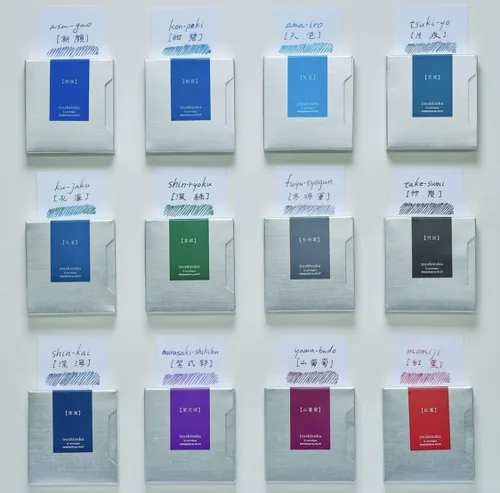 Vista 4 de Pilot Iroshizuku - Cartuchos de tinta para pluma estilográfica Shin-Kai (azul oscuro) 6 piezas IRF-6S-SNK con adhesivo Kanji Love