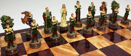 Vista 7 de Medieval Times Robin Hood vs Sheriff of Nottingham - Juego de ajedrez con tablero de almacenamiento de color cereza y Burlwood de alto brillo de 17