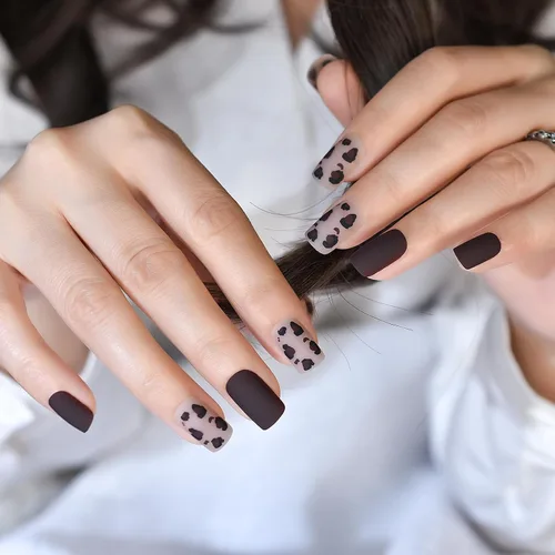 Vista 7 de ELEVENAIL Uñas postizas a presión de Navidad con purpurina azul oscuro, diseño de copo de nieve y diamantes de imitación de Navidad, longitud media