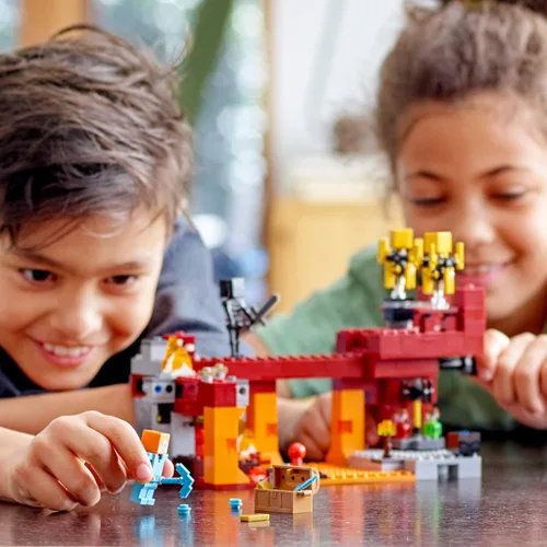 Vista 2 de LEGO Minecraft The Blaze Bridge 21154 Kit de construcción (370 piezas)