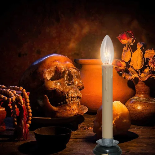 Vista 4 de SUNSGNE Juego de 4 velas eléctricas para ventana, 7 pulgadas enchufables con bombillas C26 de 7 W, velas eléctricas con base de hierro de ciruela