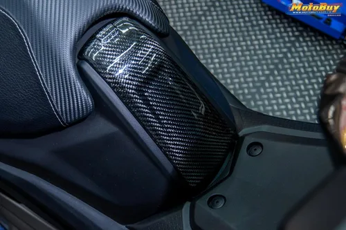 Vista 6 de MOS - Cubiertas laterales de fibra de carbono para parabrisas compatibles con Kymco AK550 2017-2025