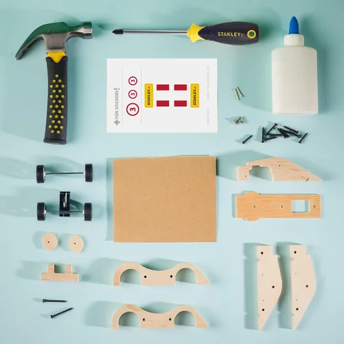 Vista 4 de Kit de madera STANLEY Jr. - Juego de artes y manualidades creativas para niños y adultos (coche deportivo de tracción trasera)