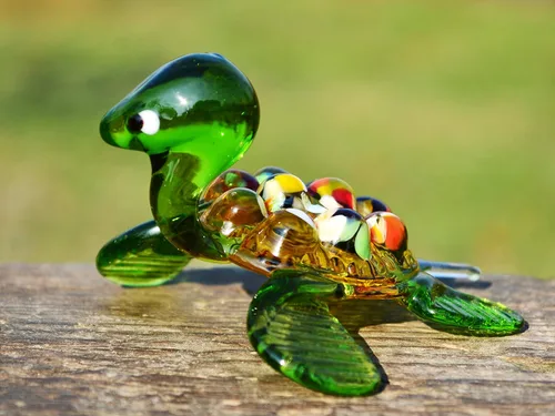 Vista 7 de Figura de tortuga de cristal verde de 3 pulgadas, miniatura soplada a mano estilo Murano, adorno de tortuga marina para tanque de acuario, estante